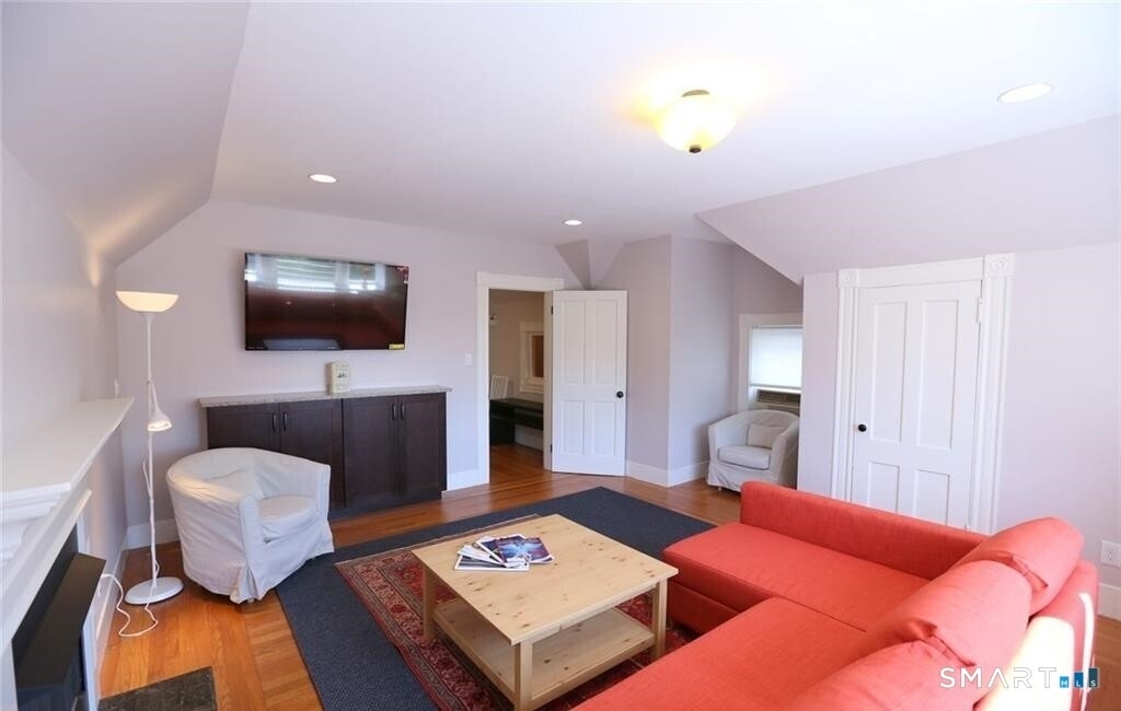 392 Orange Street - Photo 4