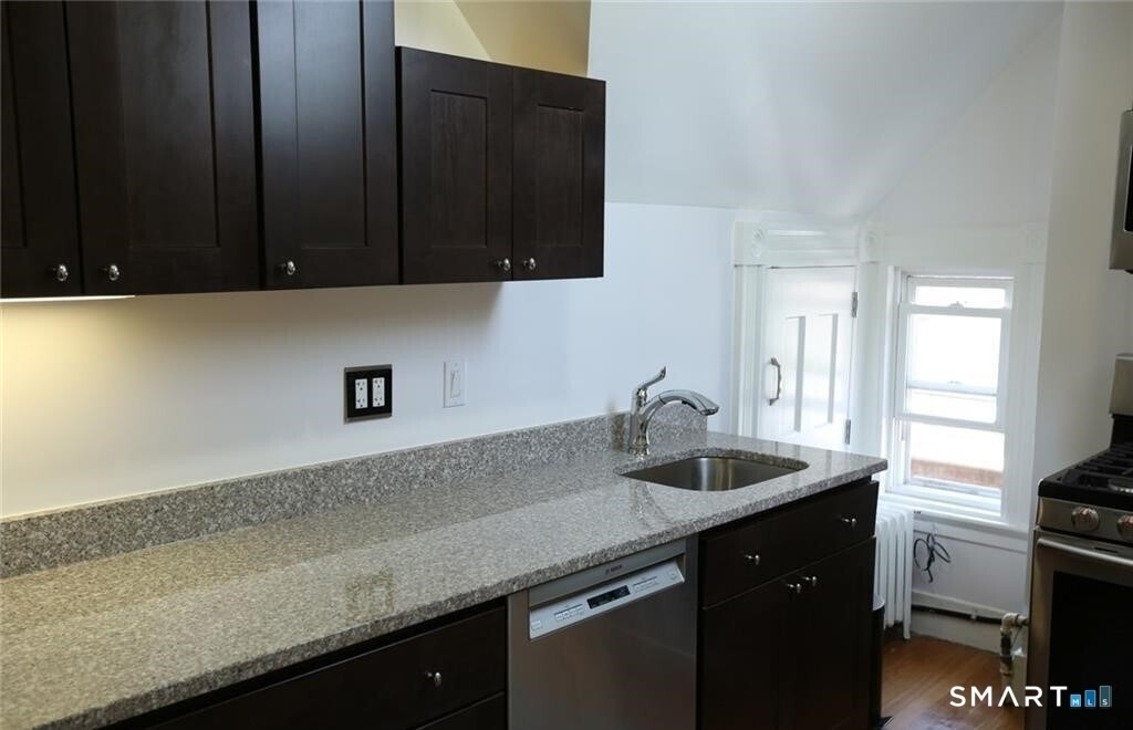 392 Orange Street - Photo 7