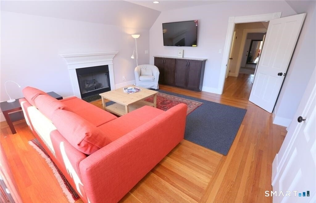 392 Orange Street - Photo 2