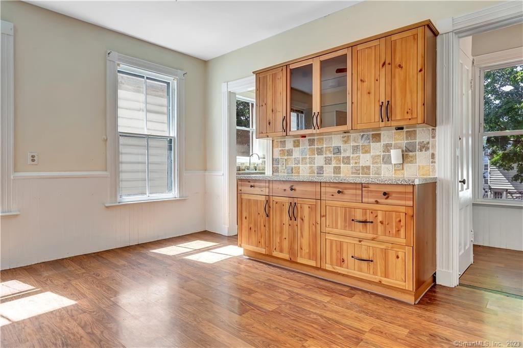 28 Edwards Street - Photo 2