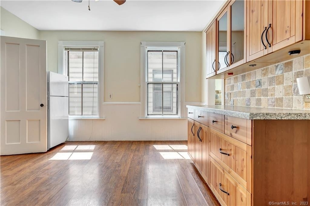 28 Edwards Street - Photo 3