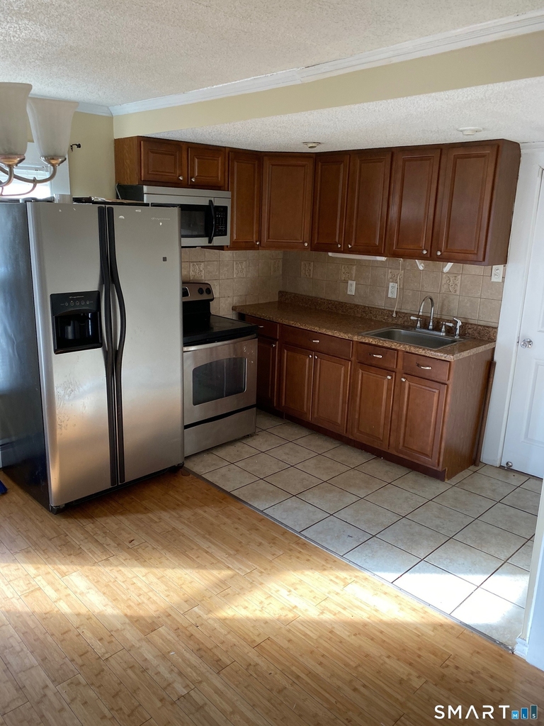 39 Holmes Avenue - Photo 1
