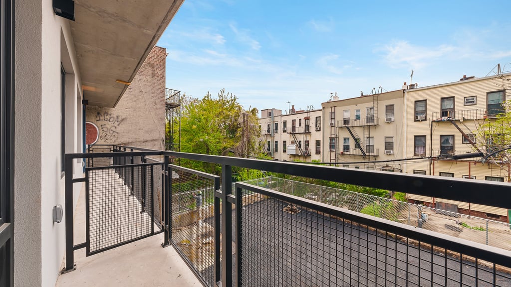 343 Himrod St. - Photo 4