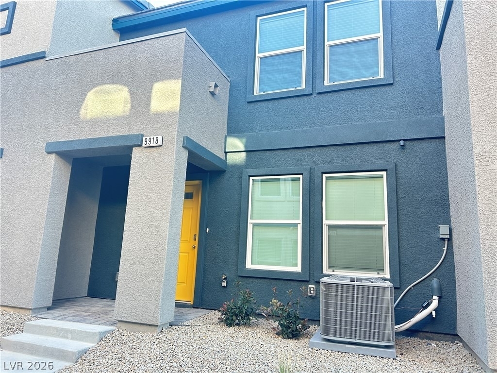 9918 Saffron Hills Street - Photo 2