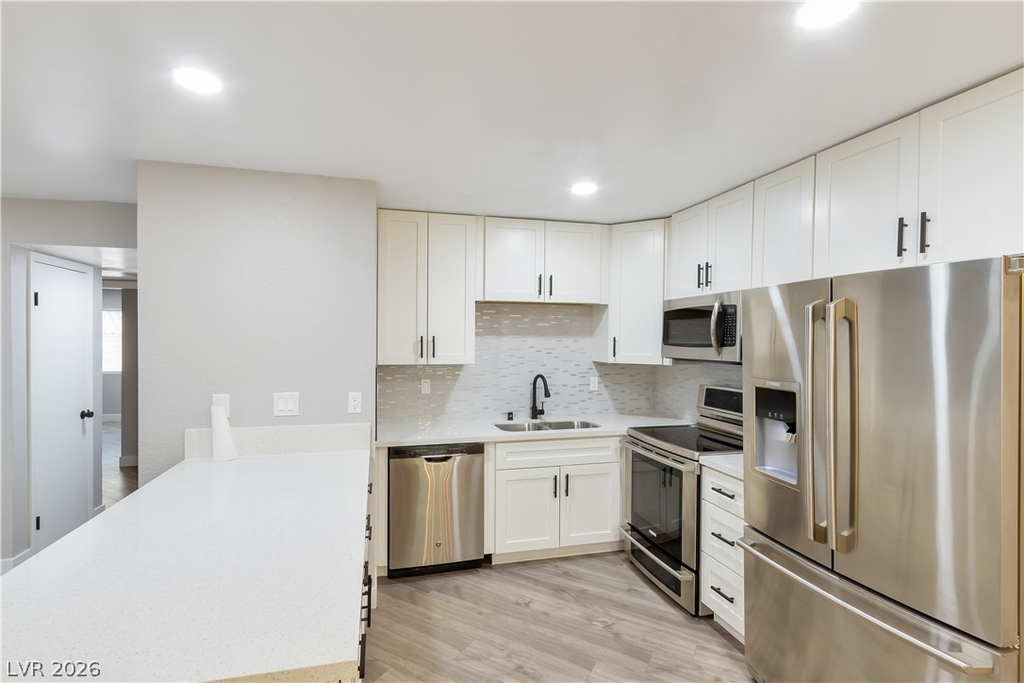 2720 Otter Creek Court - Photo 5