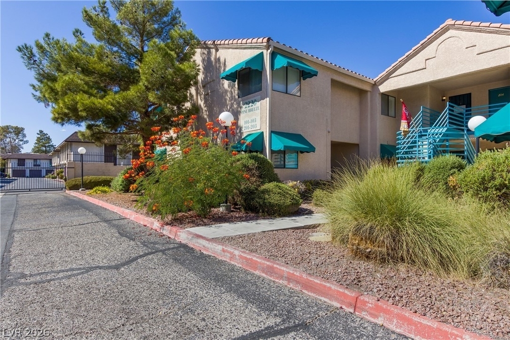 2220 Pine Breeze Lane - Photo 4