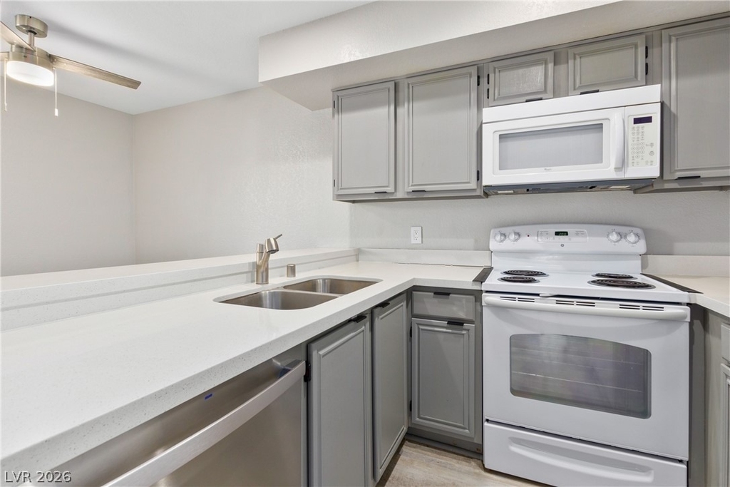 2220 Pine Breeze Lane - Photo 9