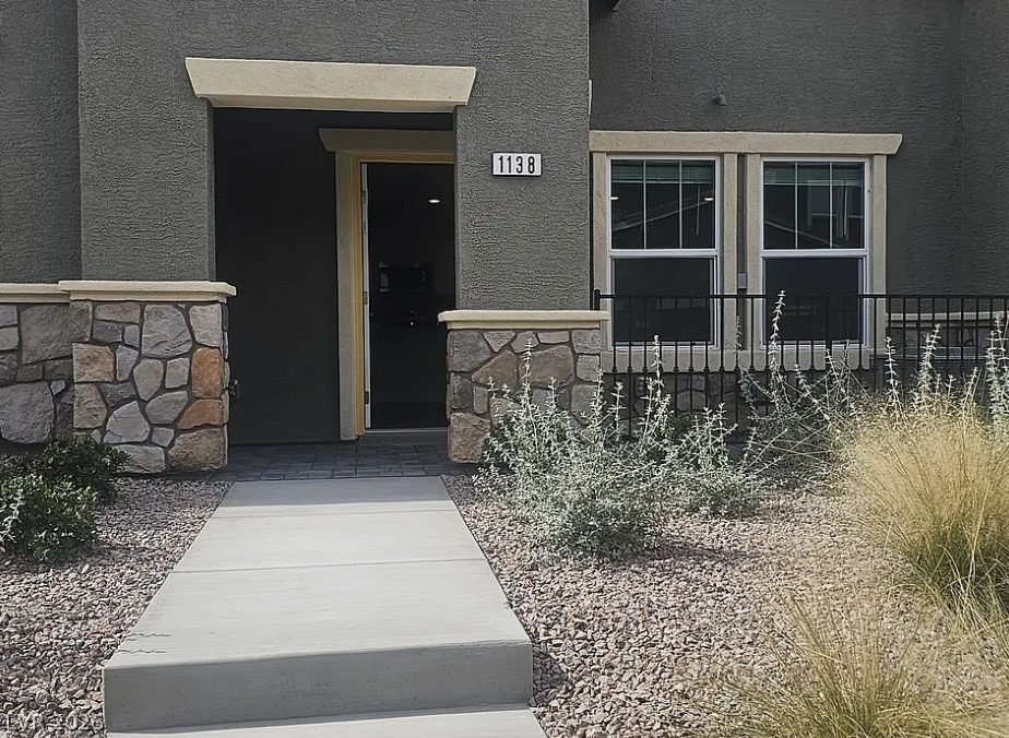1138 Meadow Sparrow Place - Photo 0