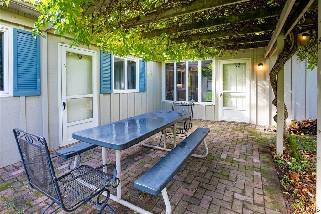 35 Lakeview Circle - Photo 1
