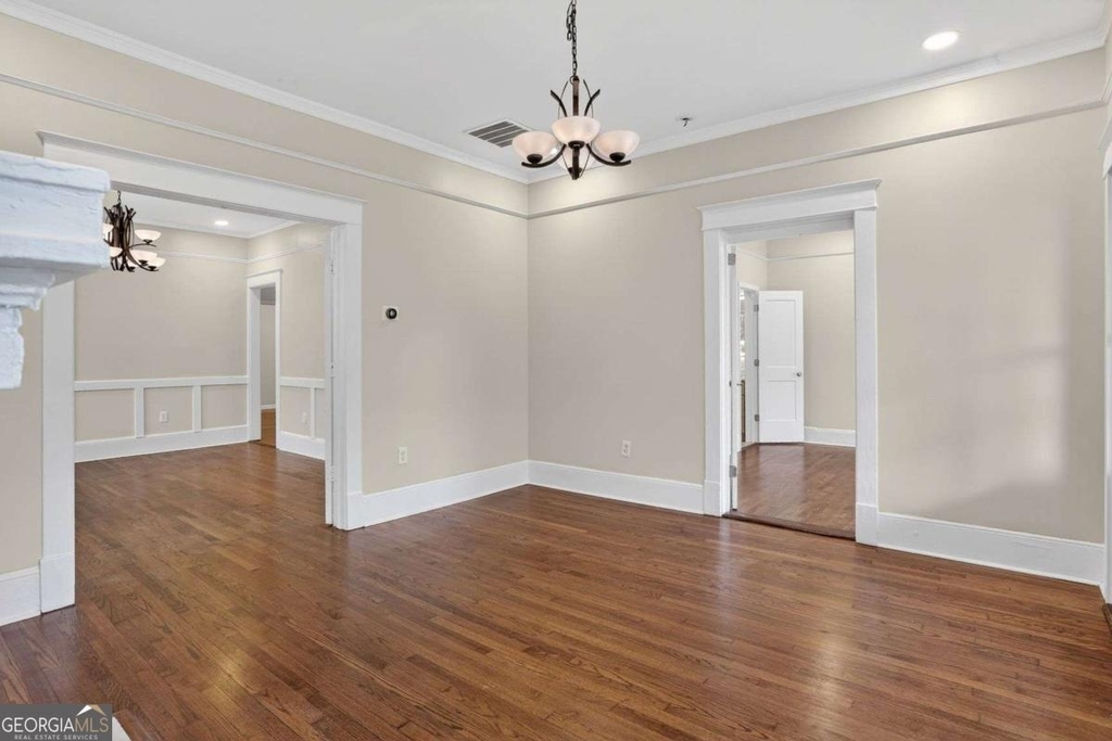 585 Jones Avenue - Photo 3