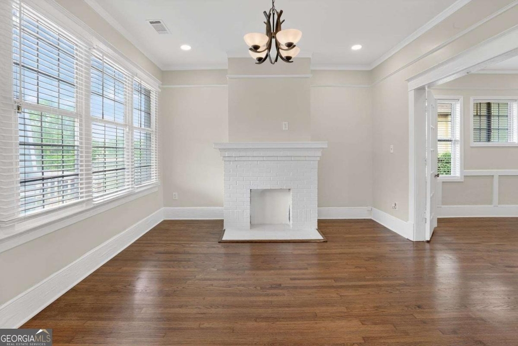 585 Jones Avenue - Photo 2