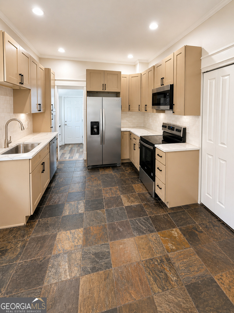 585 Jones Avenue - Photo 18