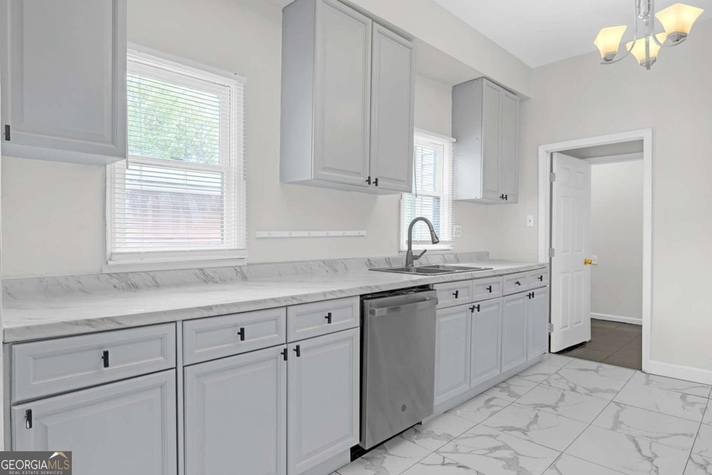 660 Queen Street Sw - Photo 13