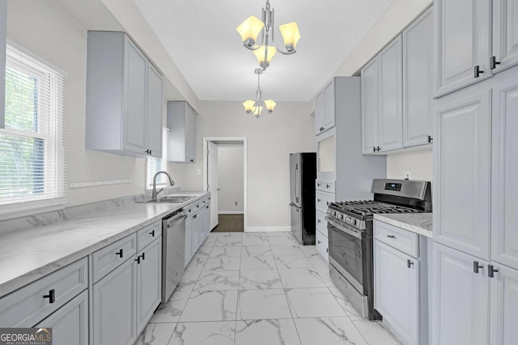 660 Queen Street Sw - Photo 12