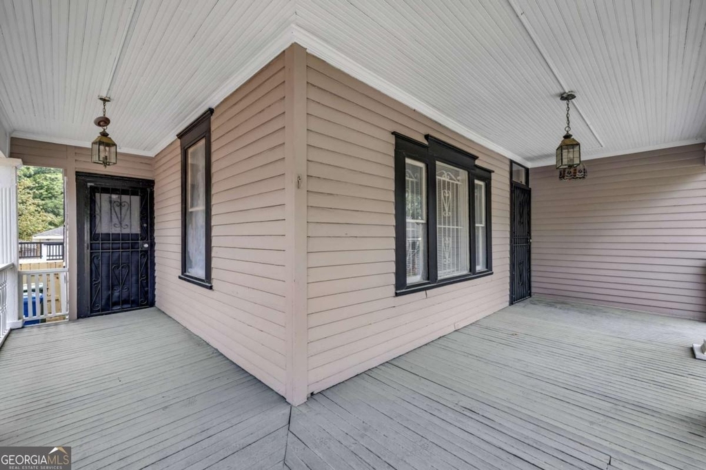 660 Queen Street Sw - Photo 2