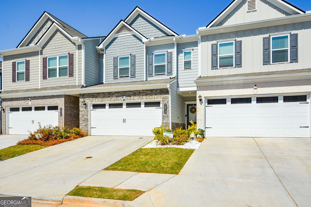 2610 Ravencliff Road - Photo 2