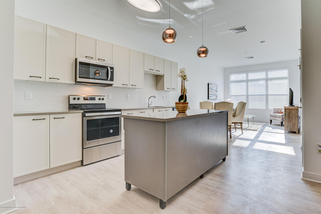 55 W Front Street - Photo 6