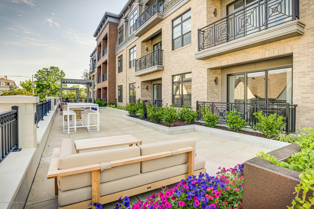 55 W Front Street - Photo 0