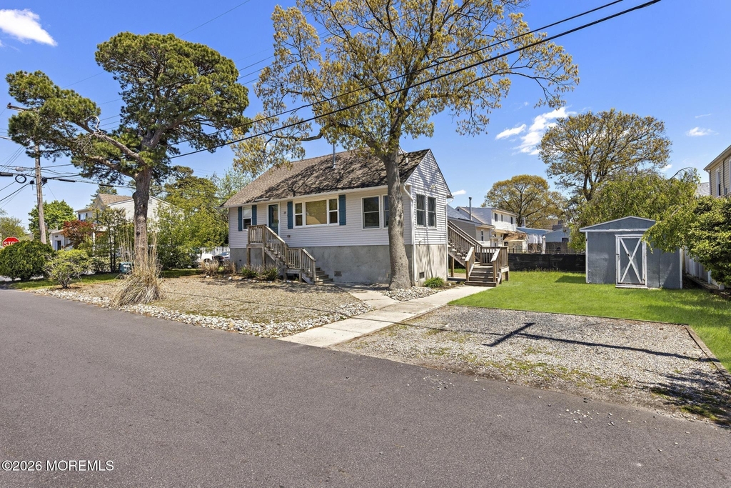 19 Ardmore Drive - Photo 0