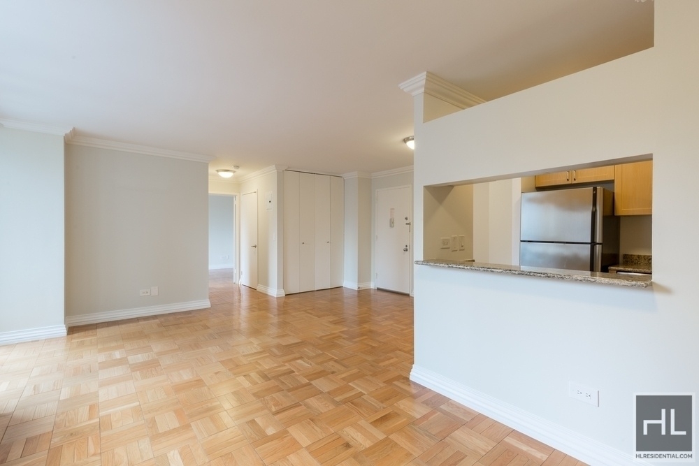 West 48th Street - Photo 3
