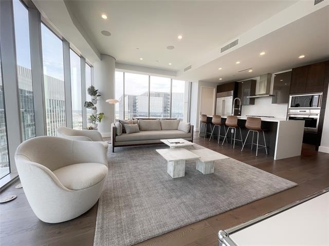7901 Windrose Avenue - Photo 2