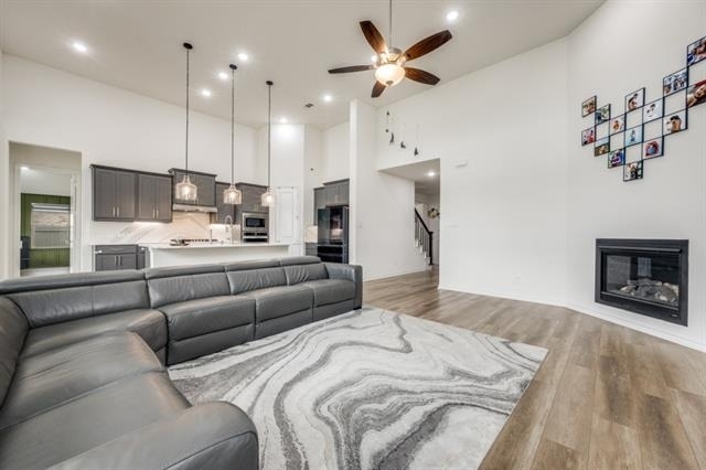 2813 Walker Way - Photo 4
