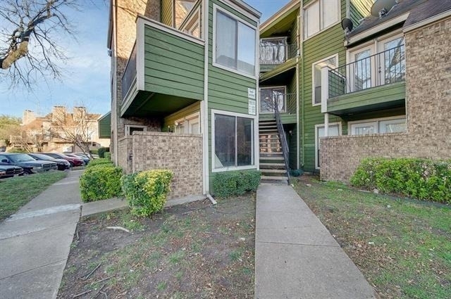 9815 Walnut Street - Photo 0