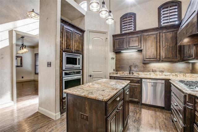 1231 Fowler Street - Photo 2