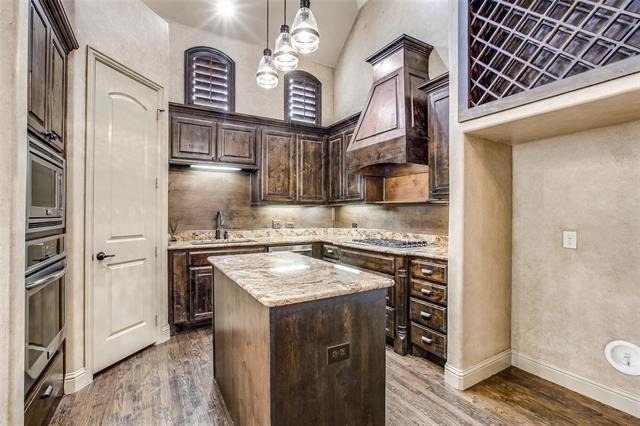 1231 Fowler Street - Photo 1