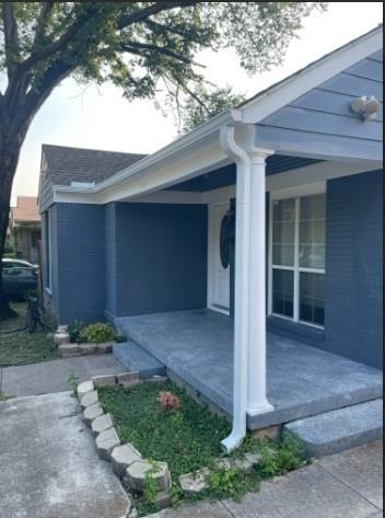 2515 Roanoke Avenue - Photo 1