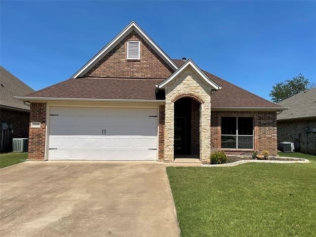1414 Lauren Lane - Photo 0