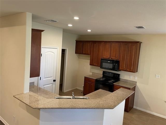 1414 Lauren Lane - Photo 2