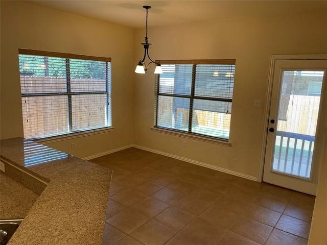 1414 Lauren Lane - Photo 3