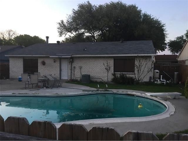 5228 Runyon Drive - Photo 2