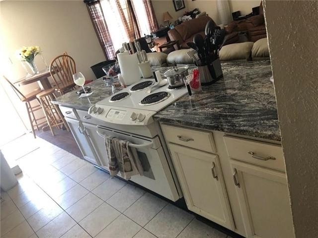5228 Runyon Drive - Photo 3