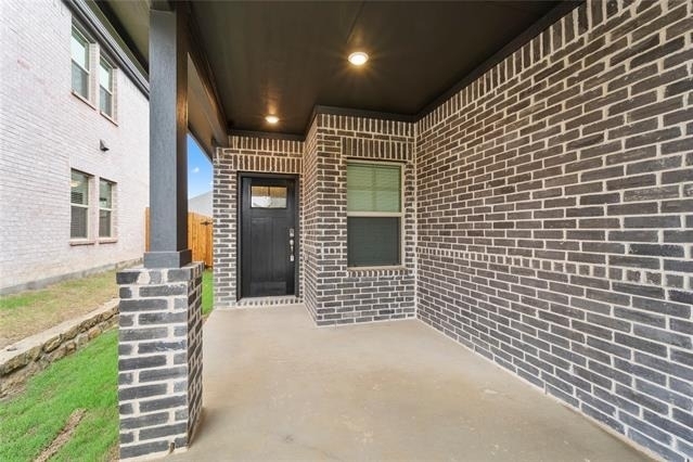603 Hemingway Lane - Photo 1