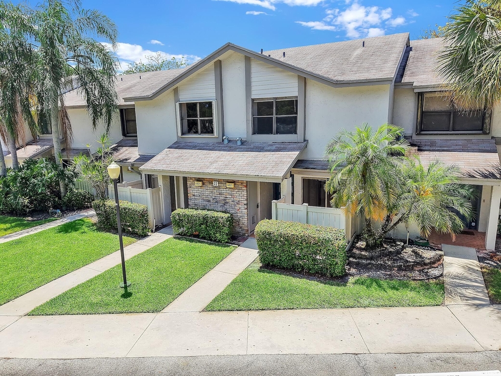 4821 Nw 22nd Street - Photo 1