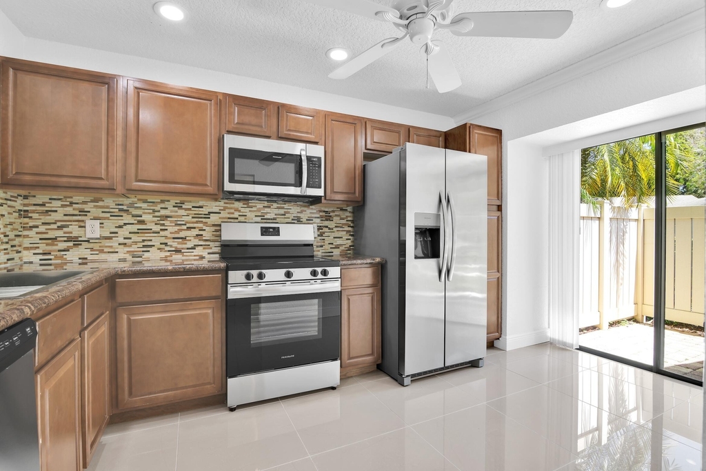 4821 Nw 22nd Street - Photo 8