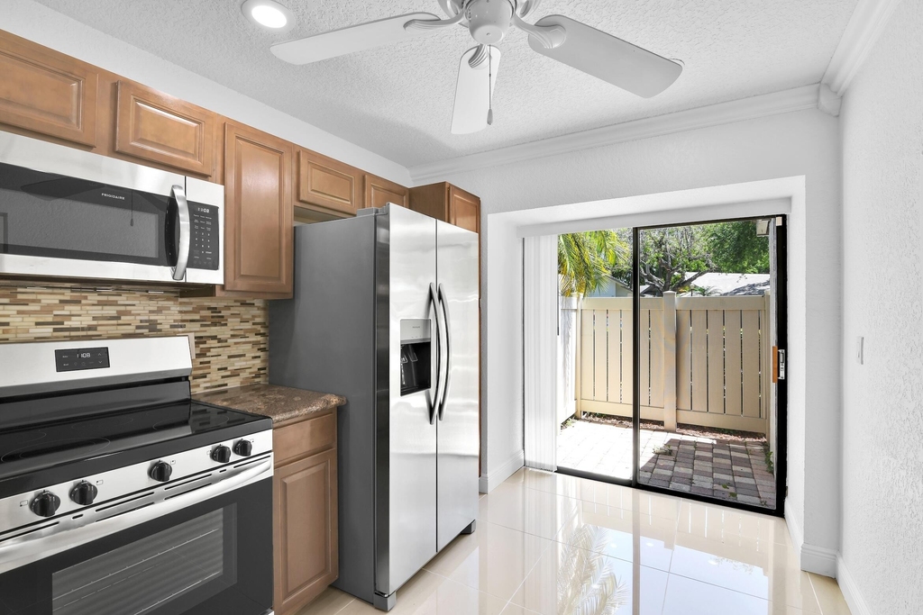 4821 Nw 22nd Street - Photo 9