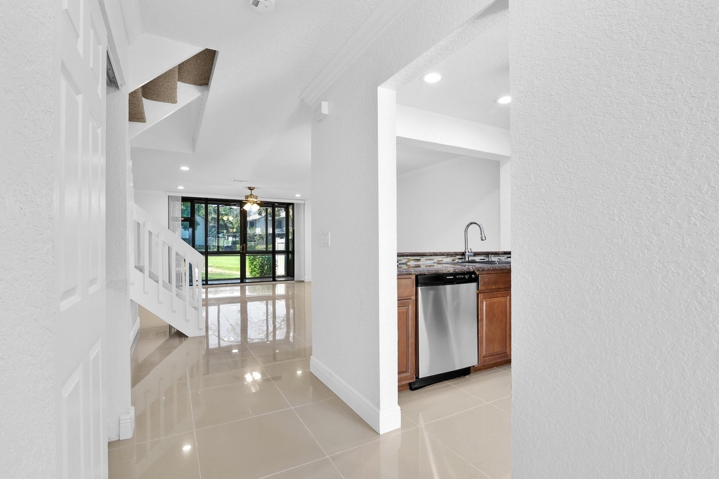 4821 Nw 22nd Street - Photo 7