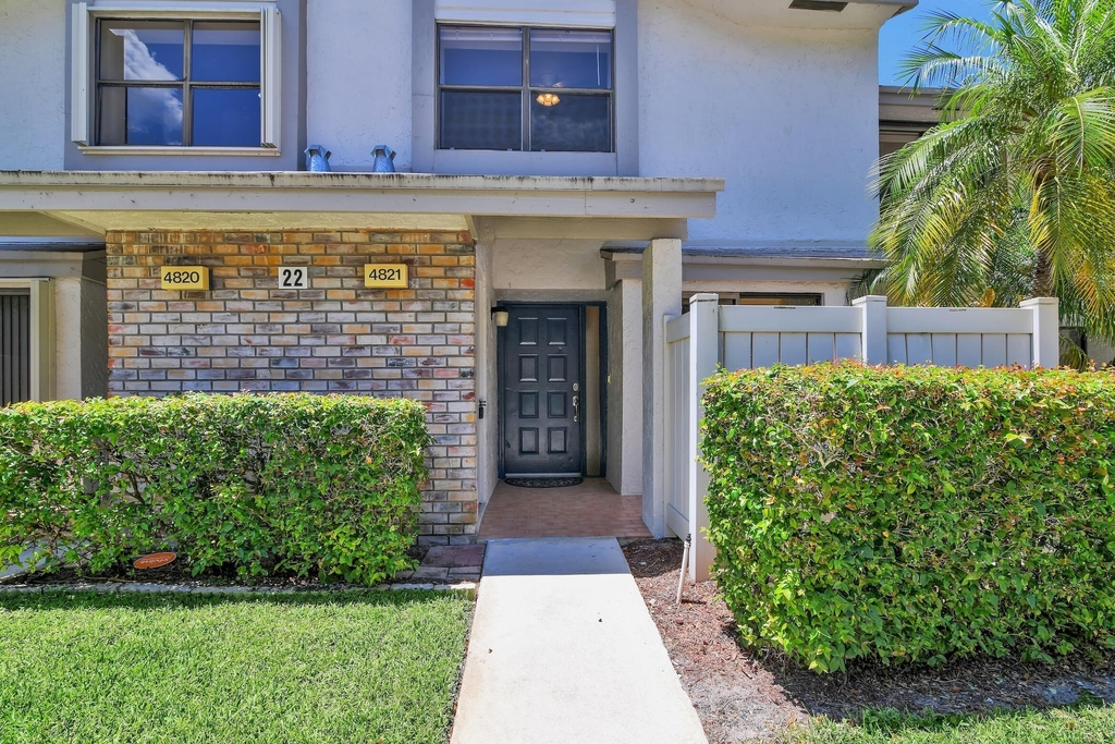 4821 Nw 22nd Street - Photo 2