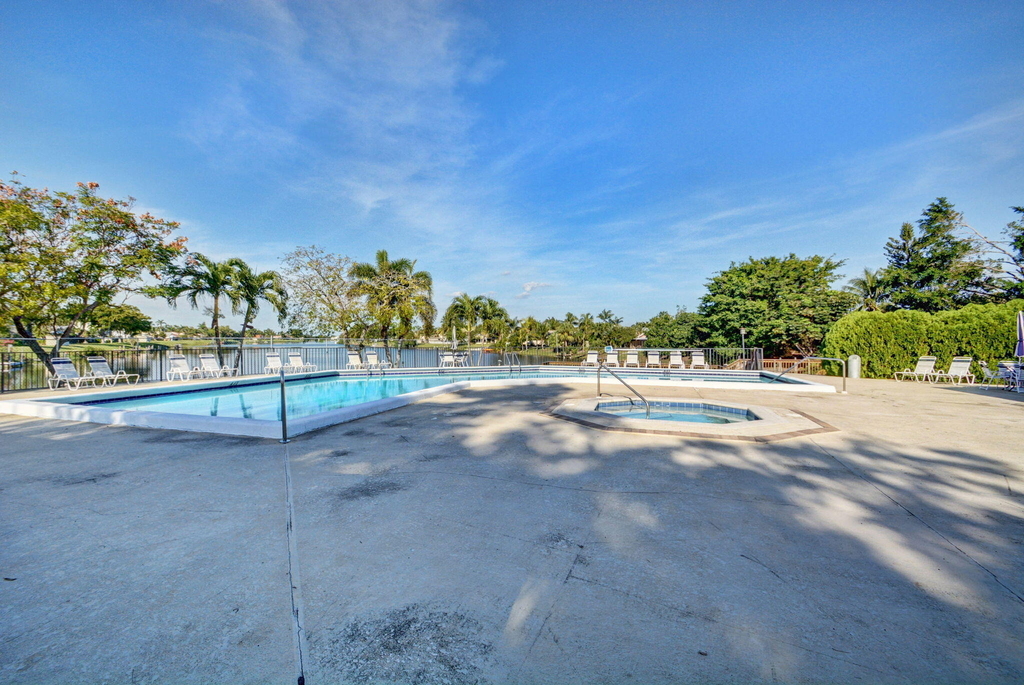 1630 Nw 22nd Avenue - Photo 64