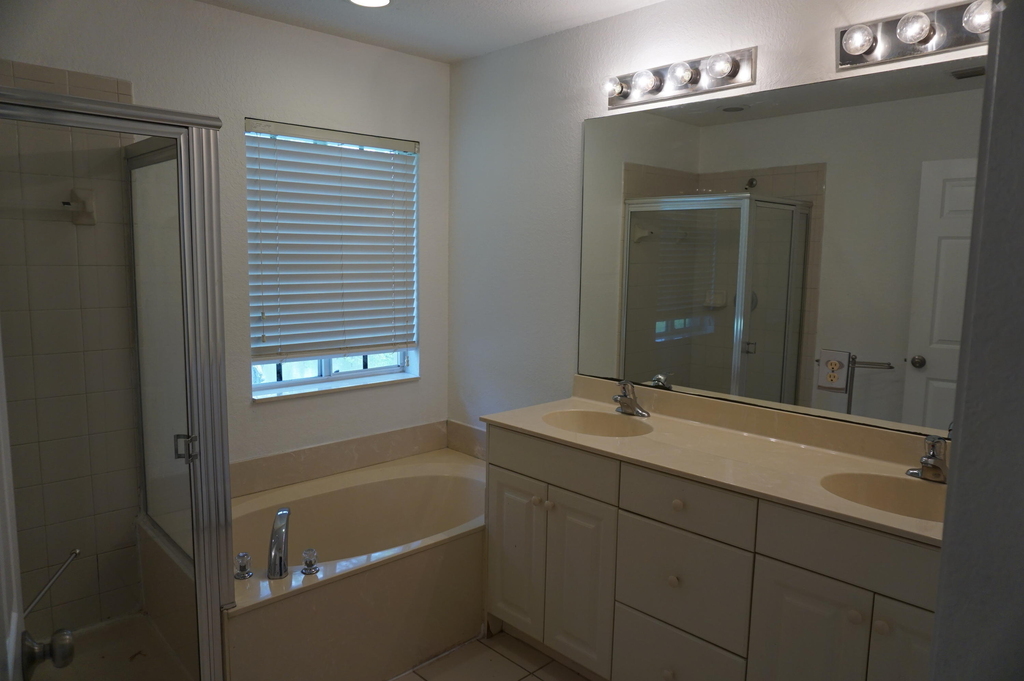 2030 Nassau Drive - Photo 4