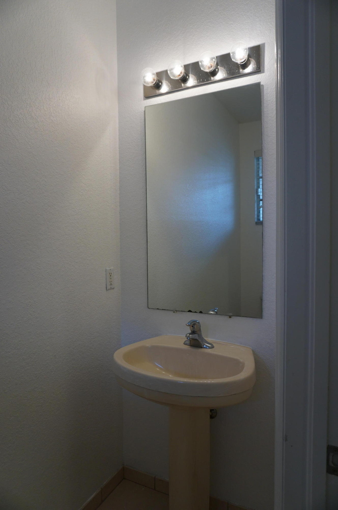 2030 Nassau Drive - Photo 2