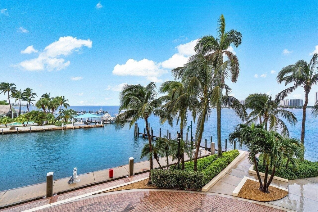 2650 Lake Shore Drive - Photo 30