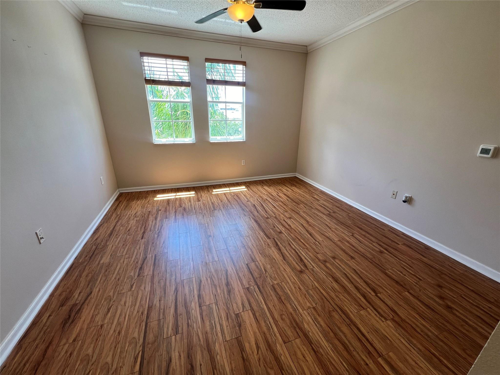 533 Ne 3rd Avenue - Photo 5