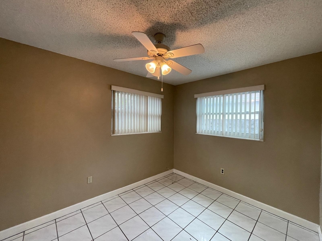 8136 Nw 21st Court - Photo 4