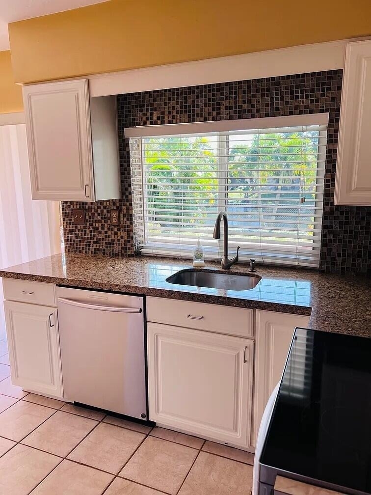 8136 Nw 21st Court - Photo 3