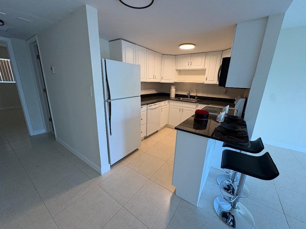 505 Ne 20th Avenue - Photo 1