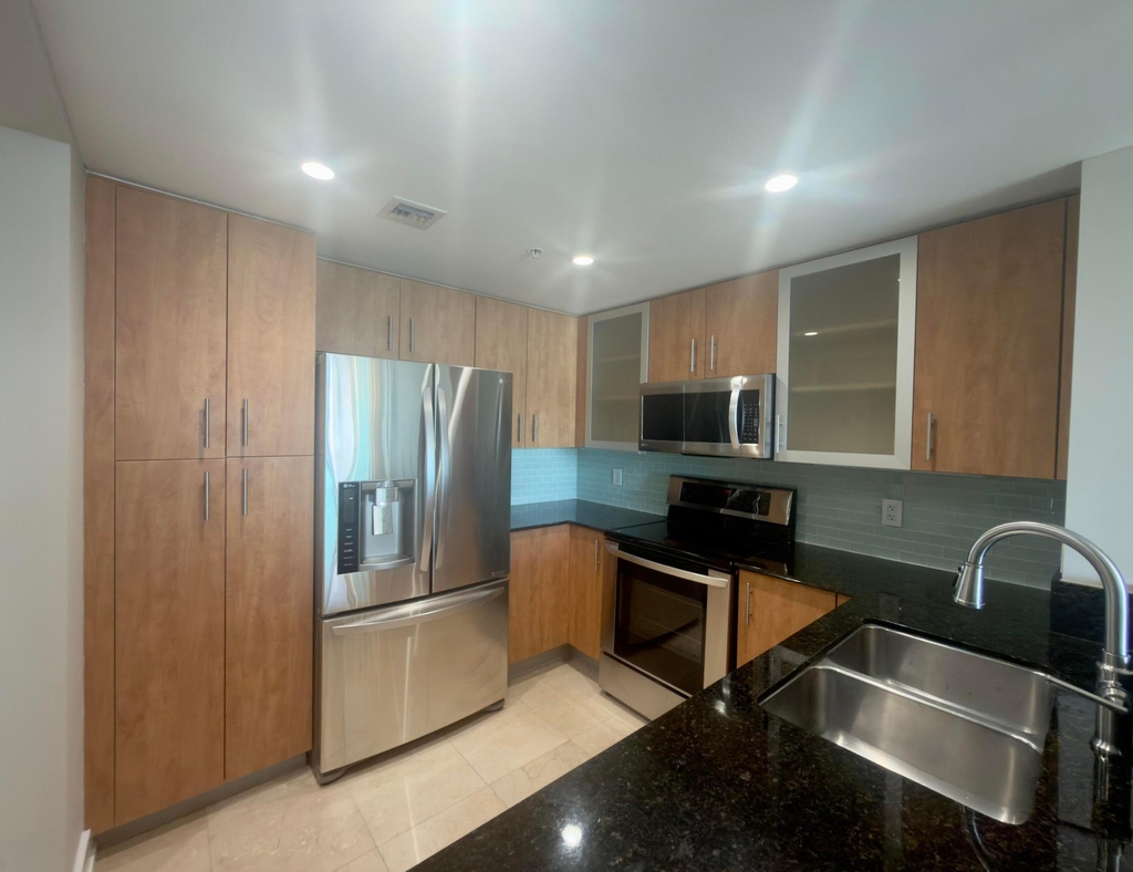 7900 Harbor Island Drive - Photo 5